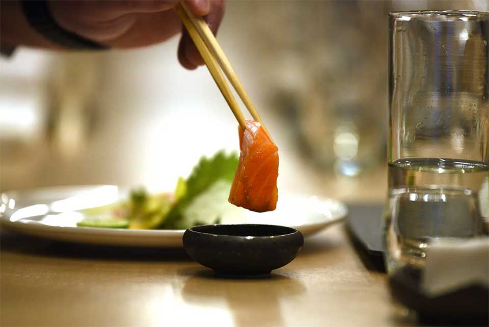 salmon-sashimi